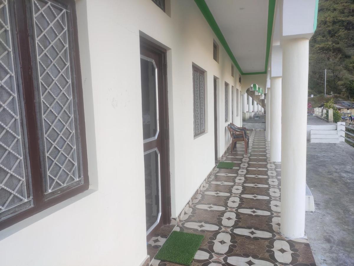 Prince Homestay & Restaurant Rudraprayāg Buitenkant foto