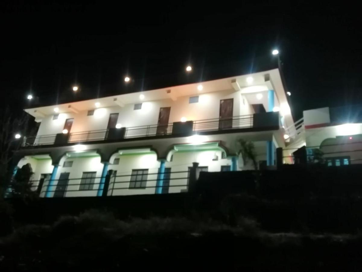 Prince Homestay & Restaurant Rudraprayāg Buitenkant foto