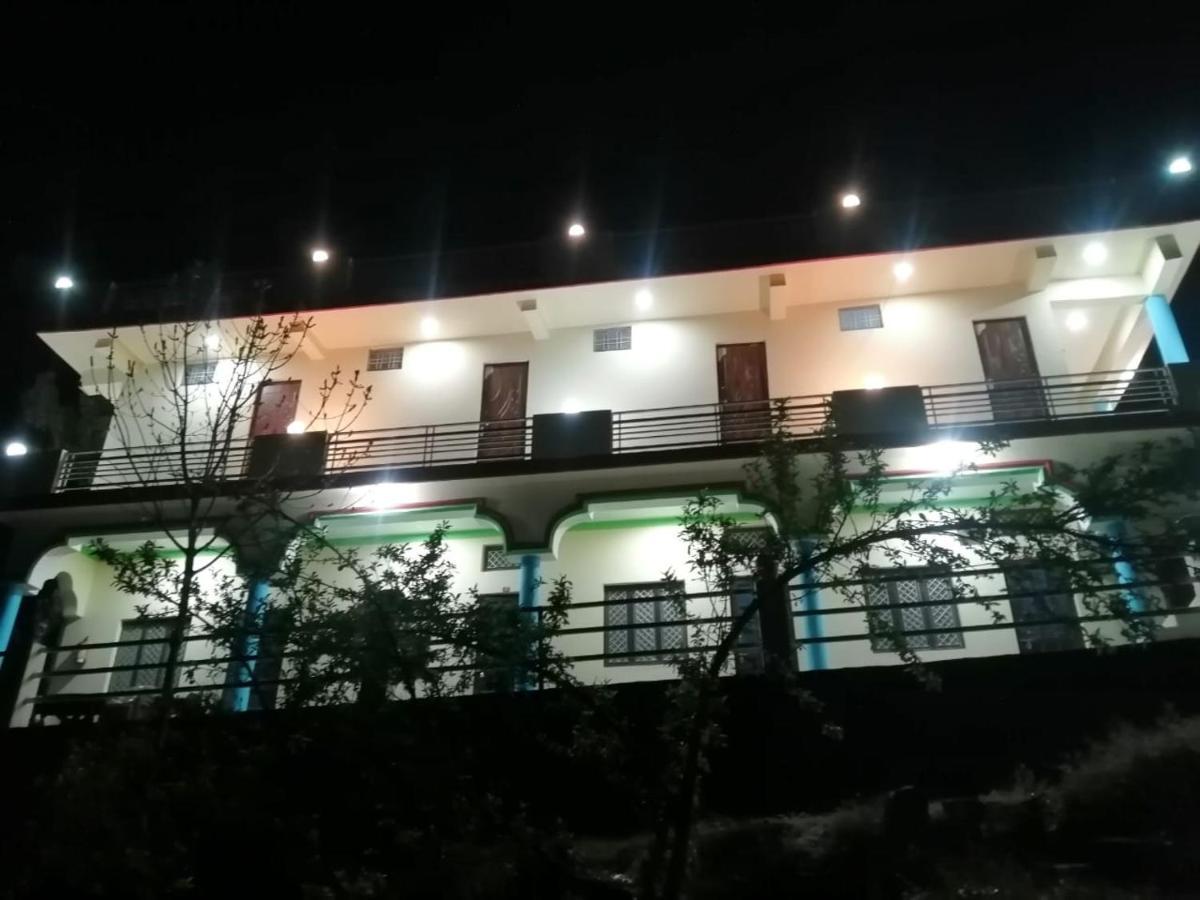 Prince Homestay & Restaurant Rudraprayāg Buitenkant foto